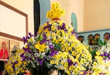 Επιτάφιος με όμορφες χρωματικές αντιθέσεις: Ι. Ν. Ευαγγελισμού της Θεοτόκου, Νάουσας Ημαθίας